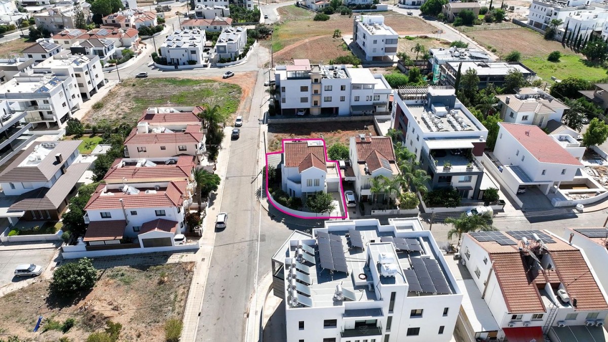 Four-Bedroom House with attic in Lakatamia, Nicosia