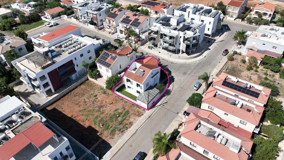 Four-Bedroom House with attic in Lakatamia, Nicosia