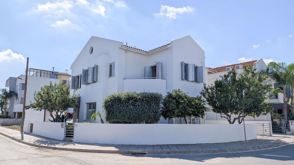 Four-Bedroom House with attic in Lakatamia, Nicosia