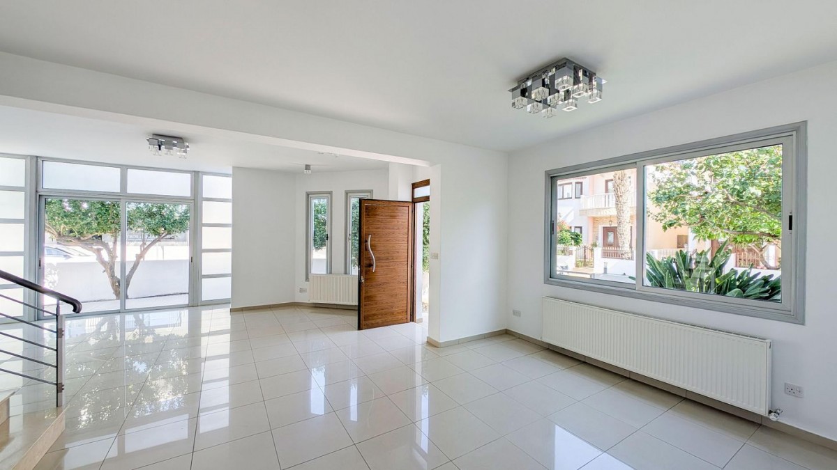 Four-Bedroom House with attic in Lakatamia, Nicosia