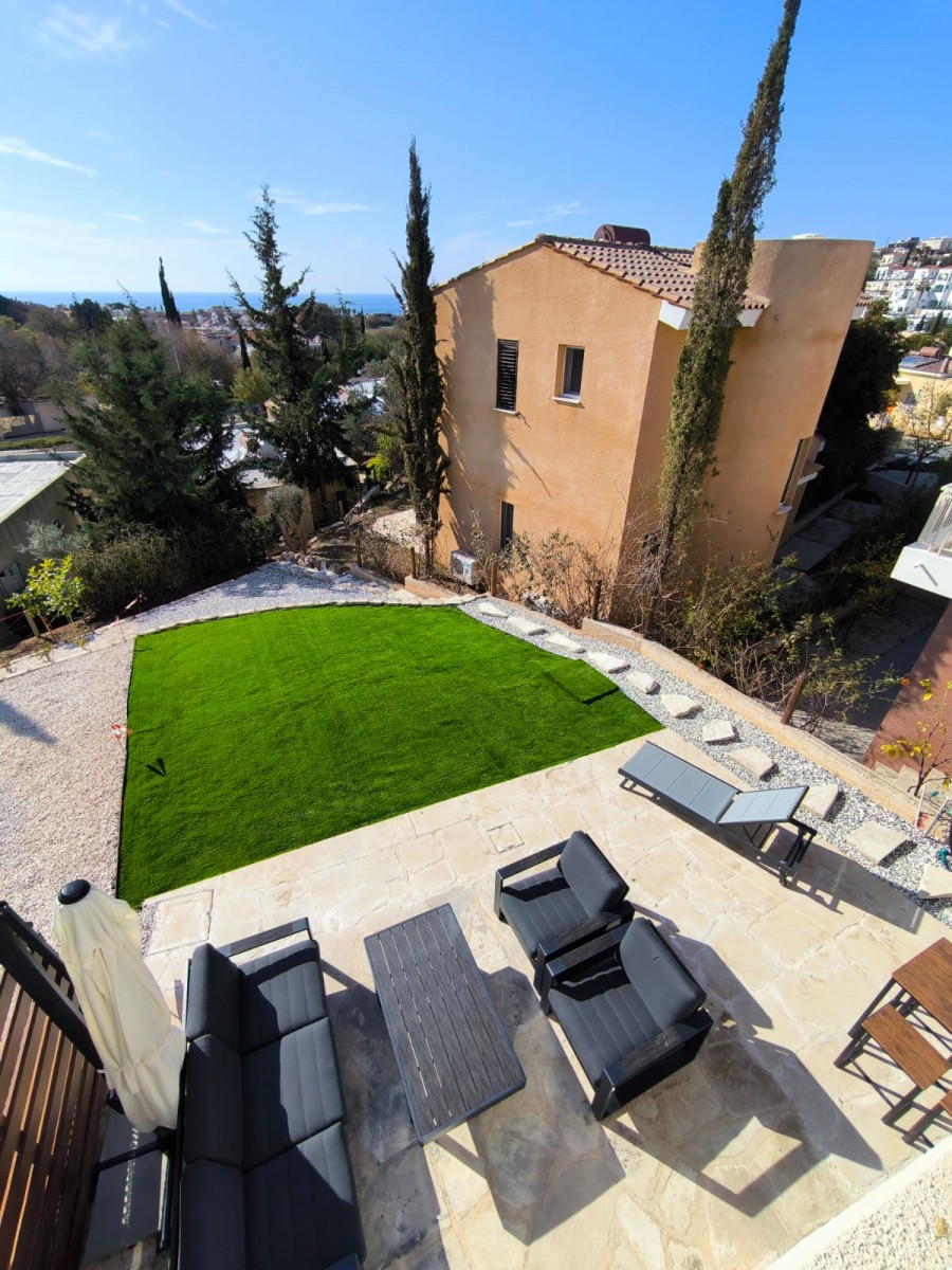 Semi Detached Villa For Rent  in  Chlorakas