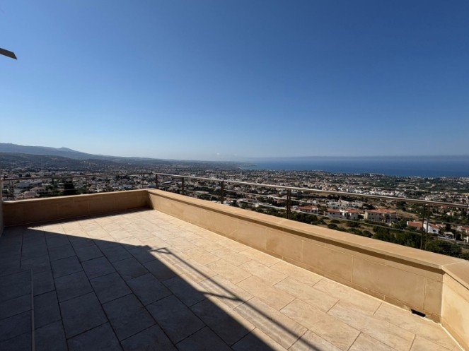 Detached Villa For Sale  in  Peyia