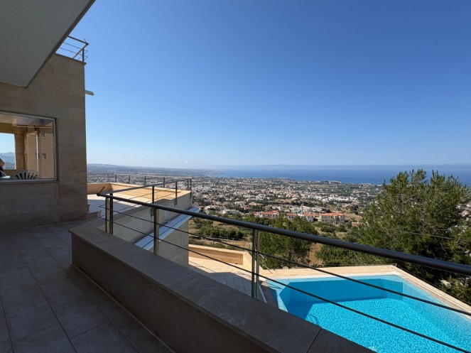 Detached Villa For Sale  in  Peyia