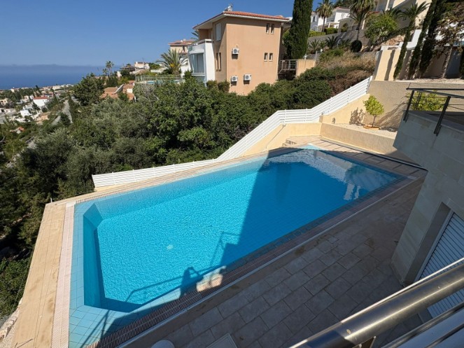 Detached Villa For Sale  in  Peyia