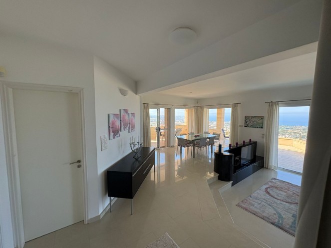 Detached Villa For Sale  in  Peyia