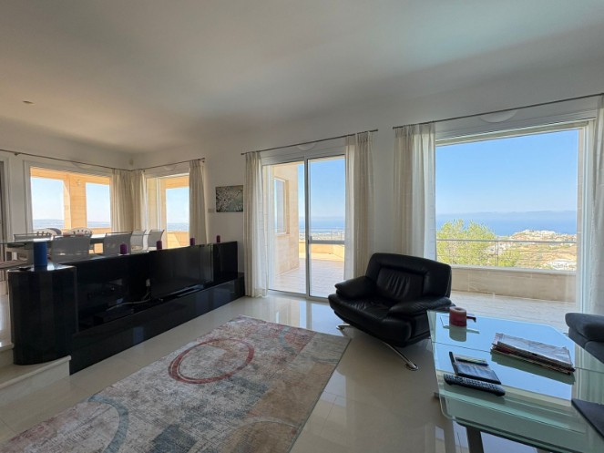 Detached Villa For Sale  in  Peyia
