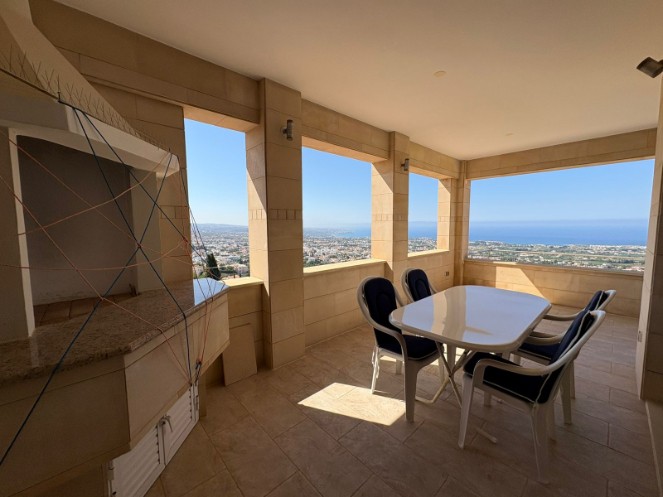 Detached Villa For Sale  in  Peyia
