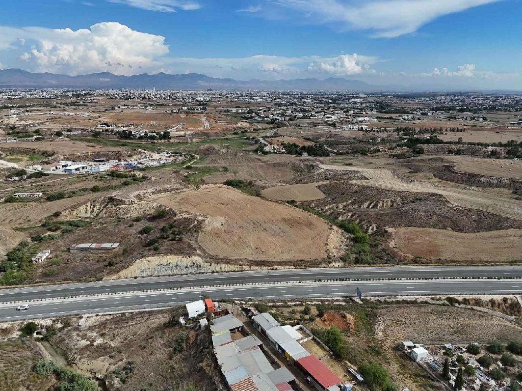 Field - Lakatameia, Nicosia