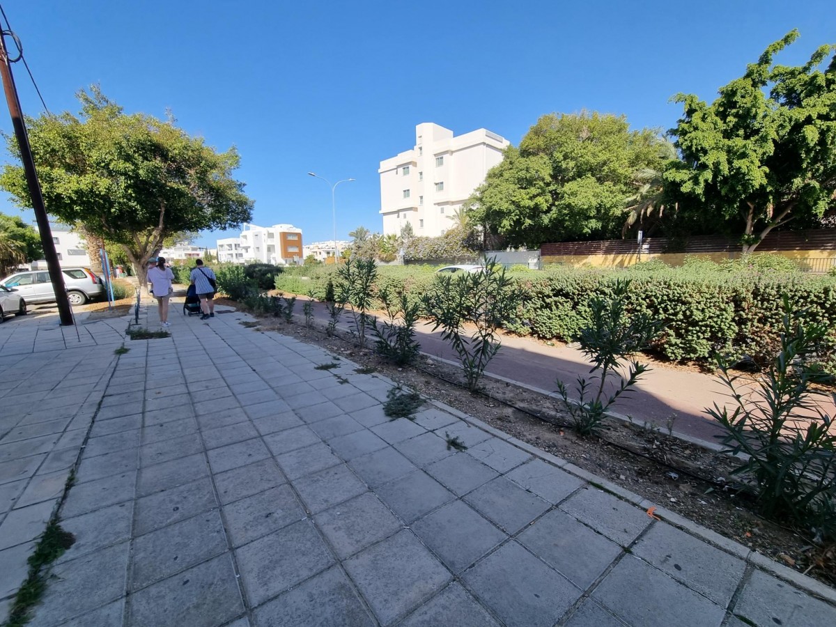 Shop For Rent  in  Kato Paphos