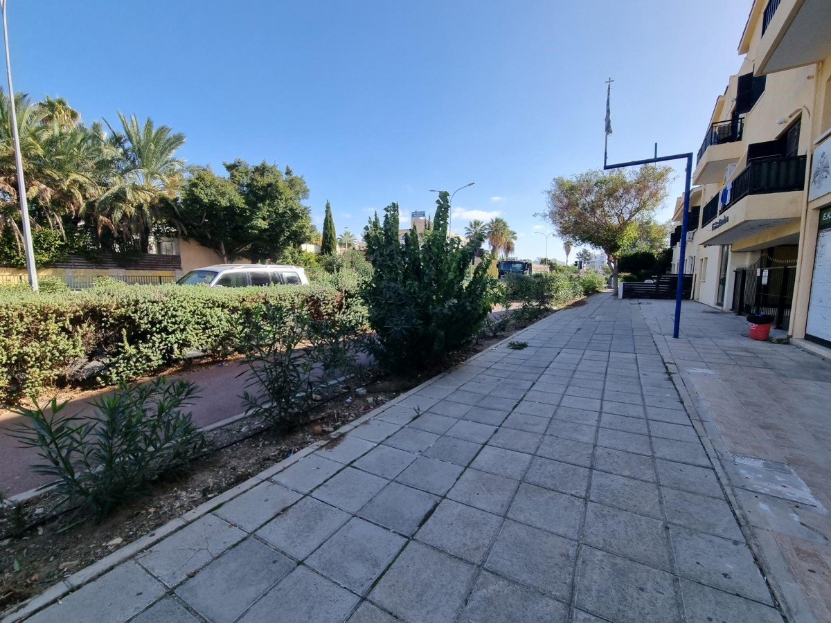 Shop For Rent  in  Kato Paphos