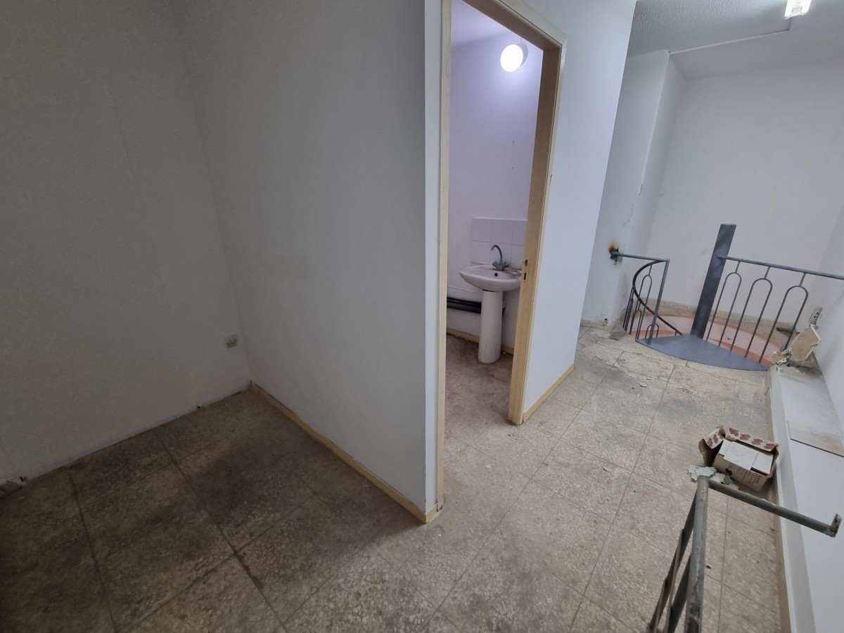 Shop For Rent  in  Kato Paphos
