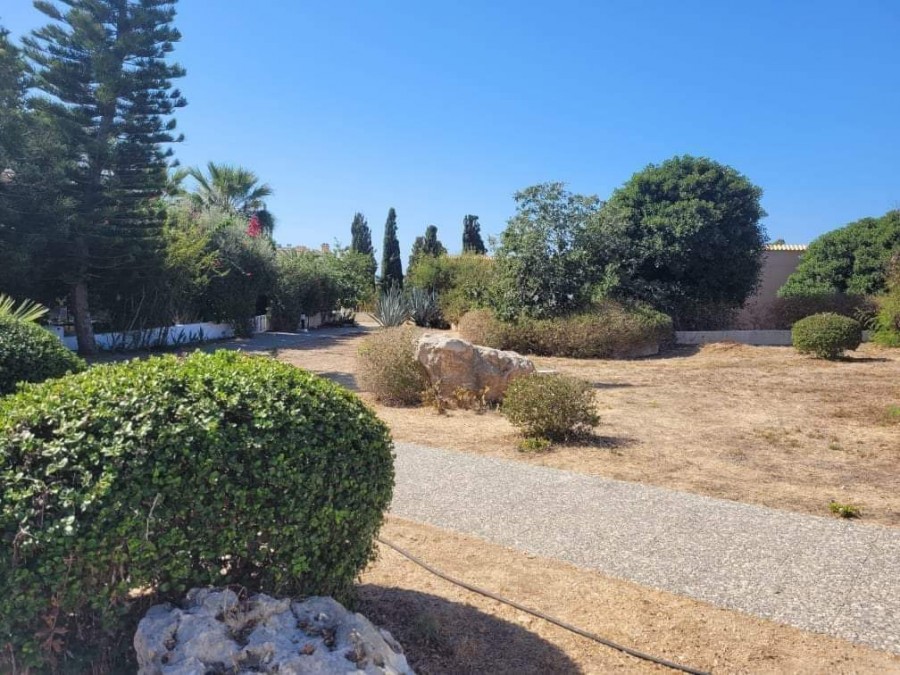 Detached Villa For Sale  in  Chlorakas