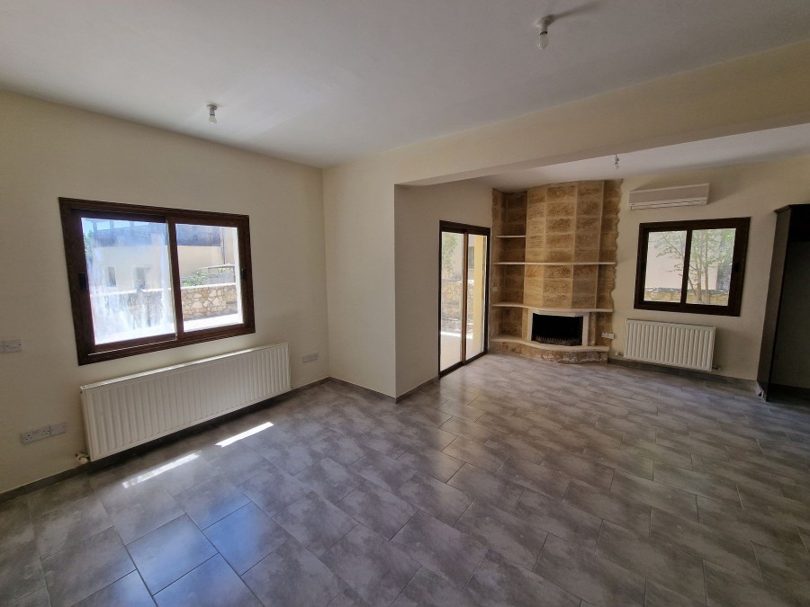 Detached Villa For Sale  in  Ineia