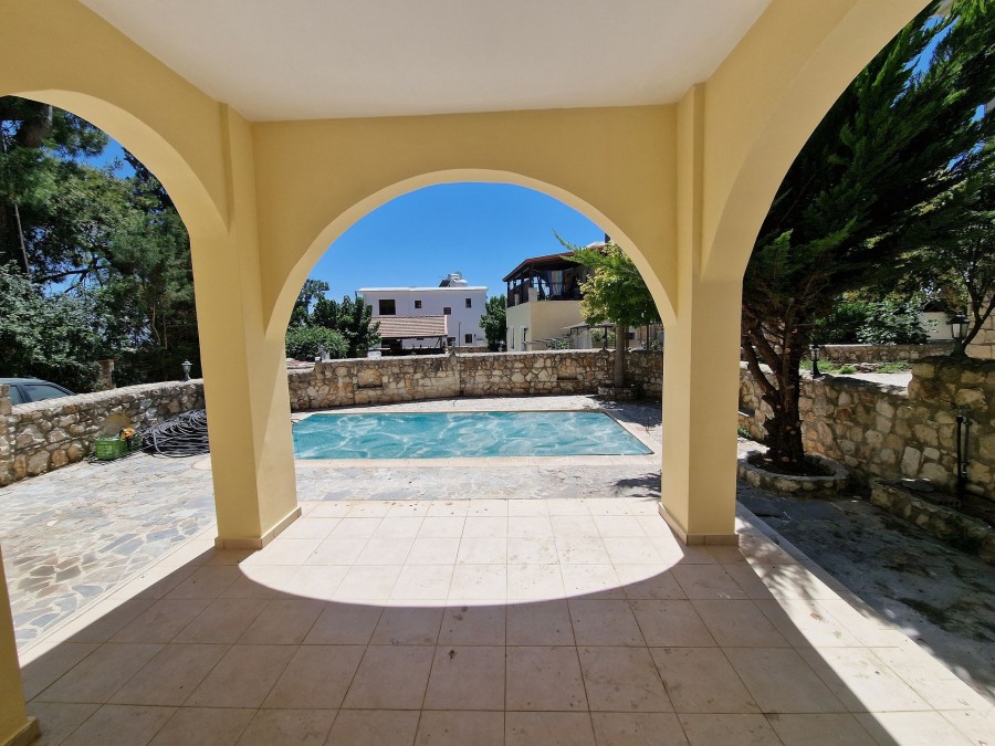 Detached Villa For Sale  in  Ineia