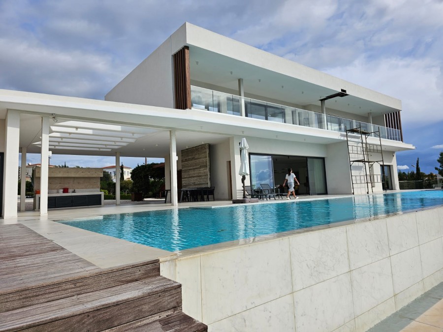 Detached Villa For Sale  in  Peyia - Sea Caves