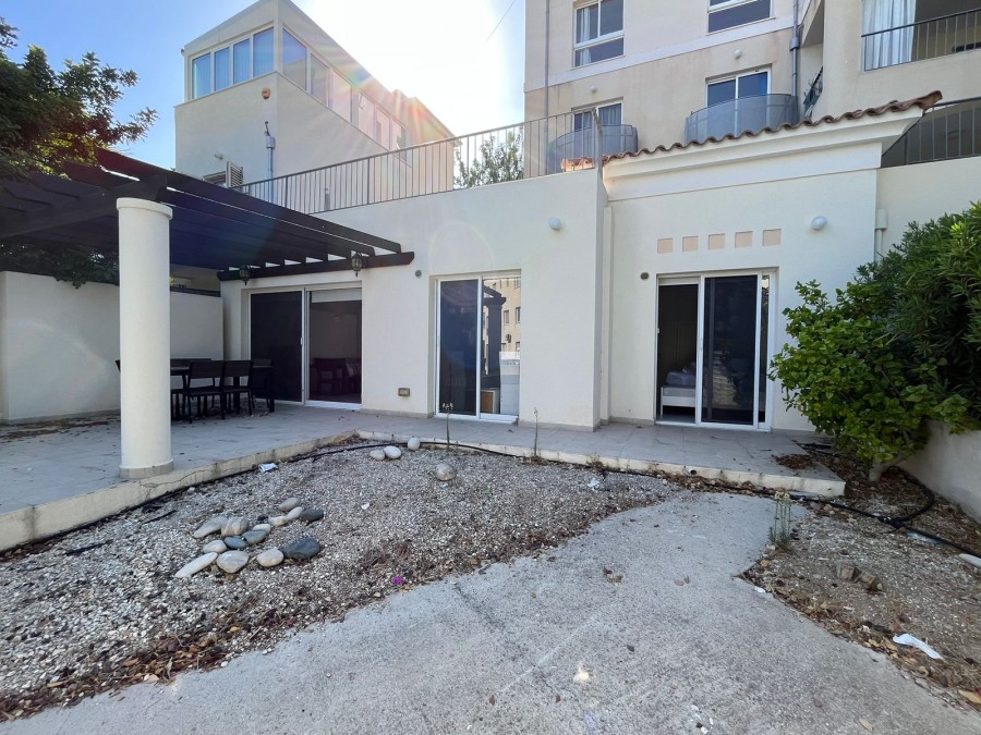 Floor Apartment  For Sale  in  Kato Paphos - Universal