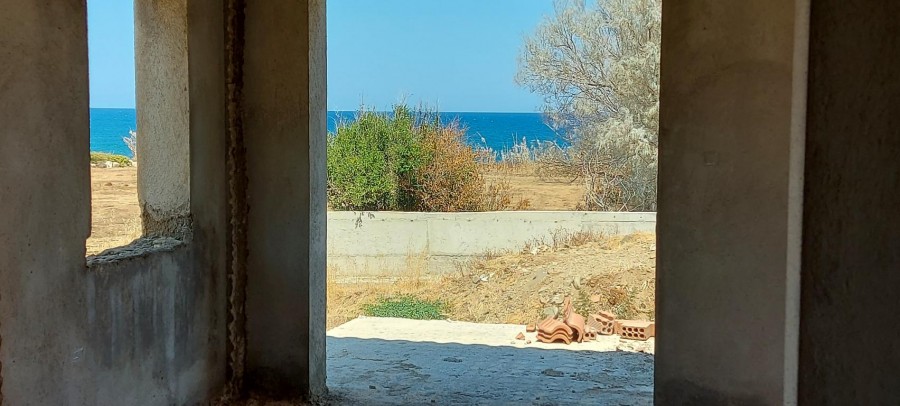 Detached Villa For Sale  in  Pomos