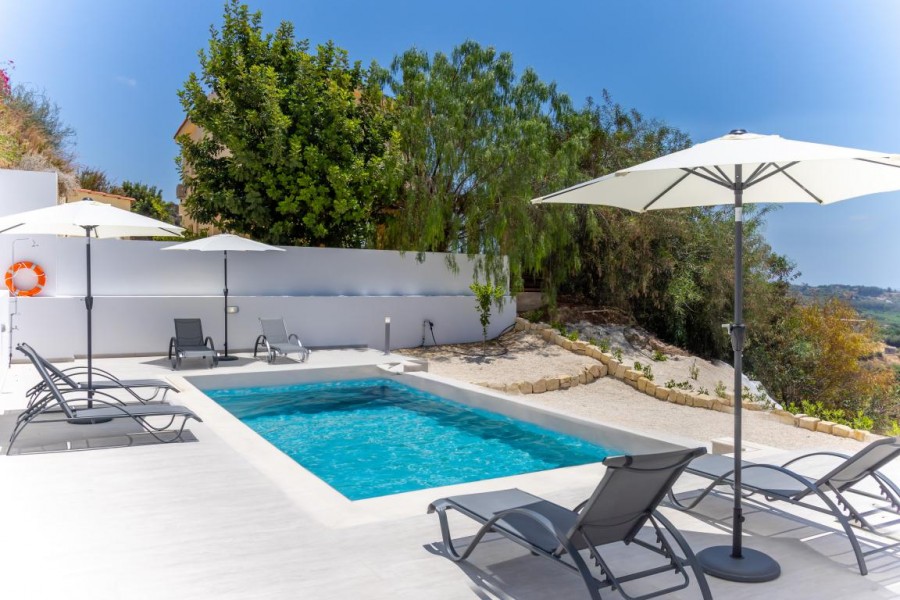 Detached Villa For Sale  in  Peyia