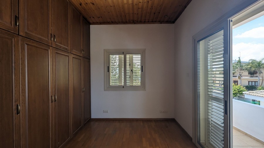 Detached Villa For Sale  in  Lakatamia