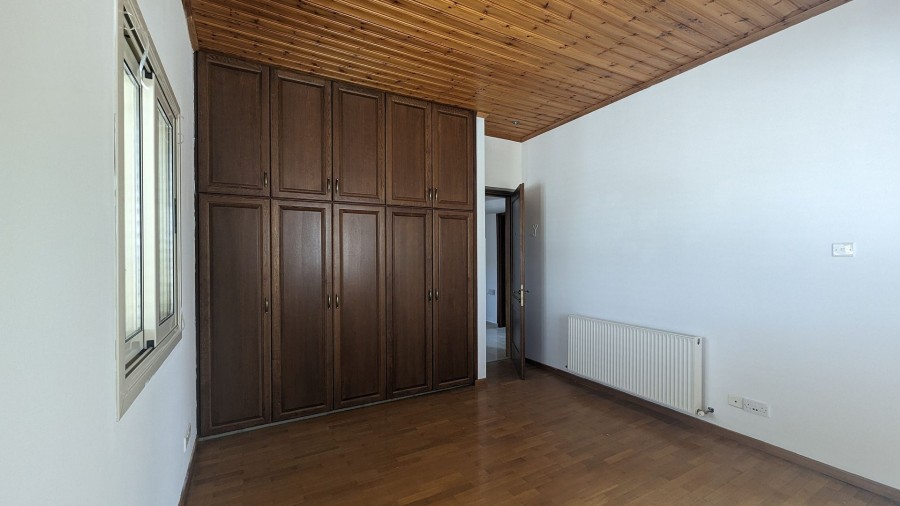 Detached Villa For Sale  in  Lakatamia