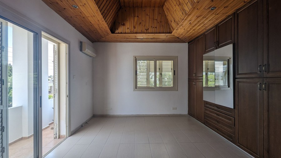Detached Villa For Sale  in  Lakatamia