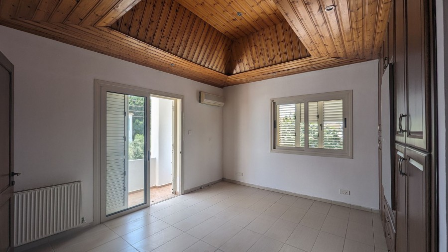 Detached Villa For Sale  in  Lakatamia