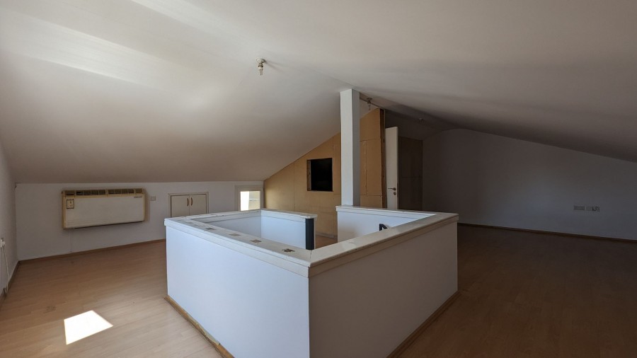 Semi Detached Villa For Sale  in  Strovolos