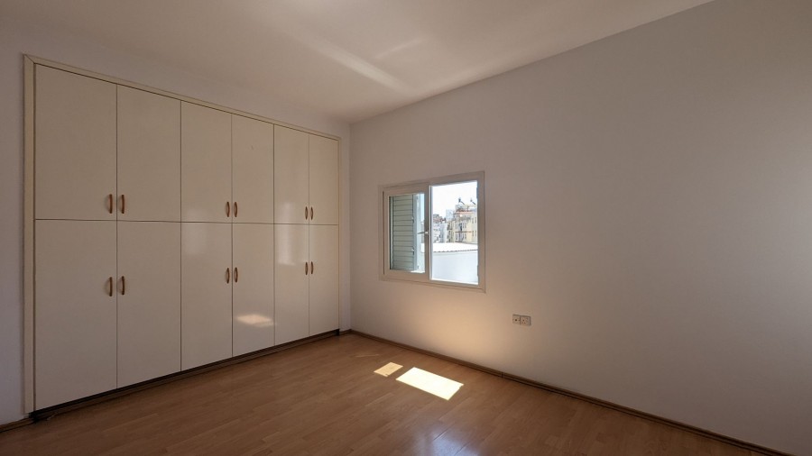 Semi Detached Villa For Sale  in  Strovolos