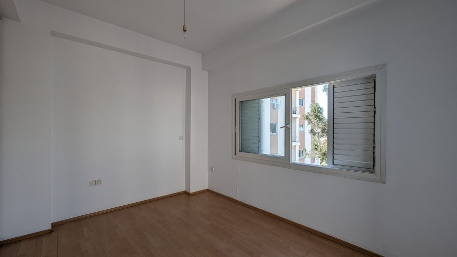 Semi Detached Villa For Sale  in  Strovolos