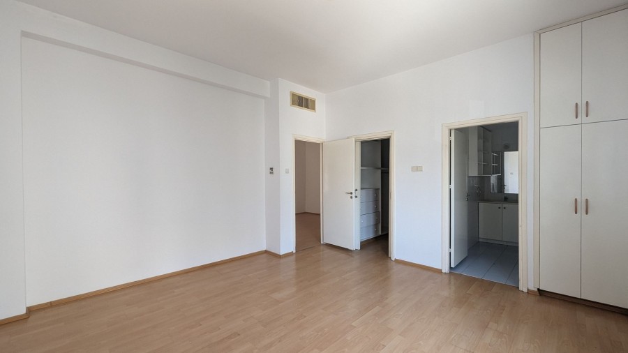 Semi Detached Villa For Sale  in  Strovolos