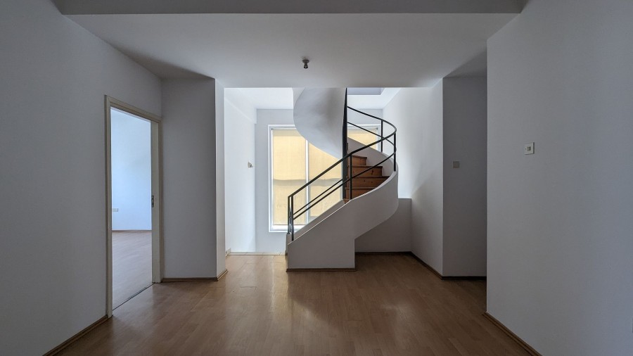 Semi Detached Villa For Sale  in  Strovolos