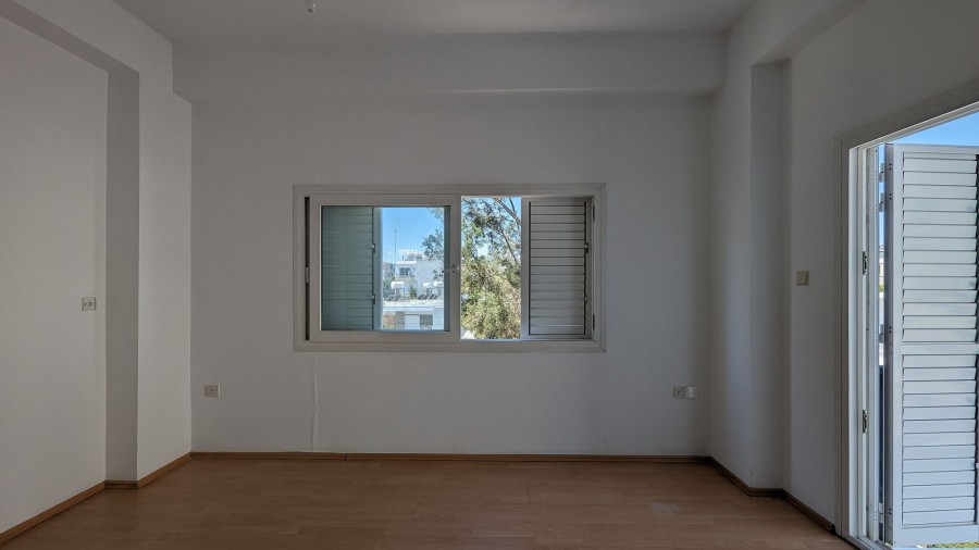 Semi Detached Villa For Sale  in  Strovolos