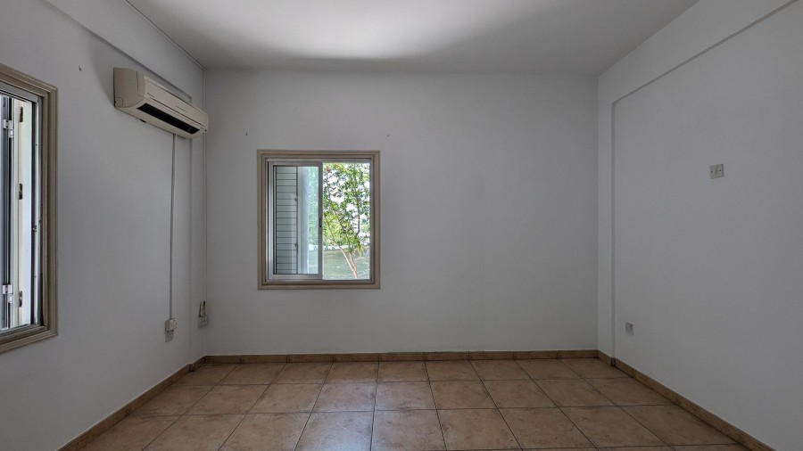 Semi Detached Villa For Sale  in  Strovolos