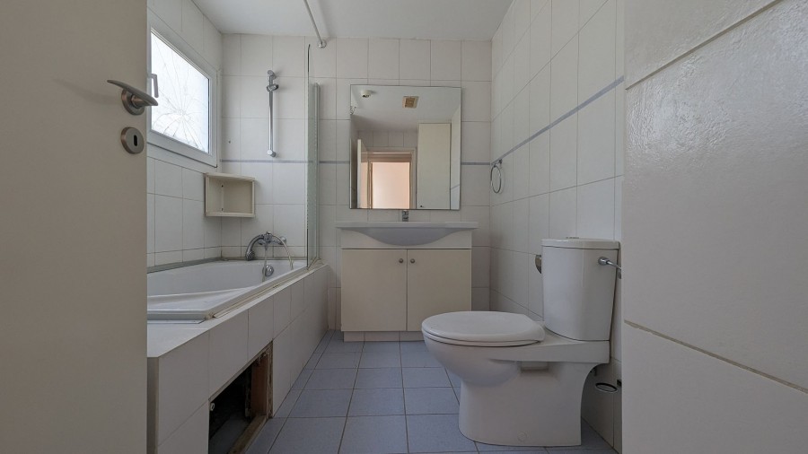 Semi Detached Villa For Sale  in  Strovolos