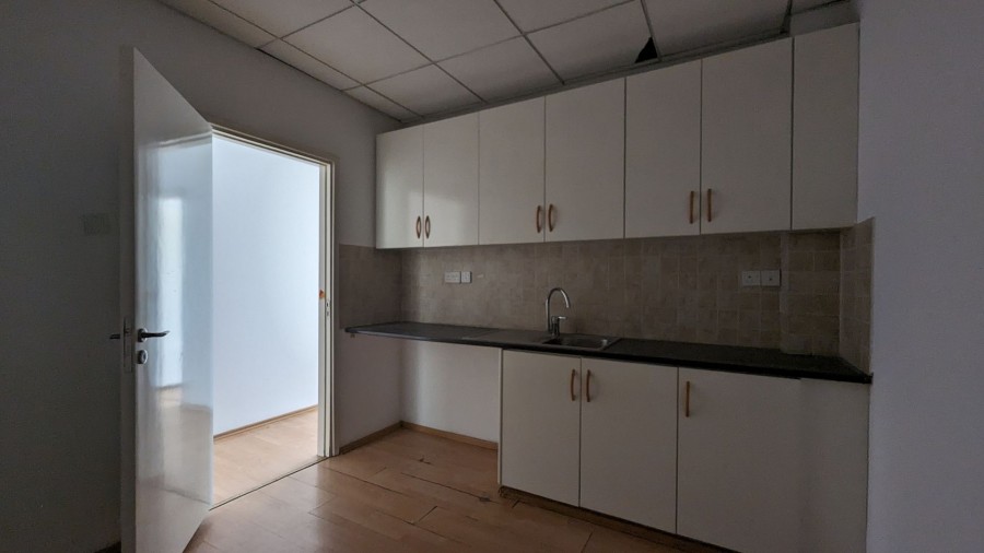 Semi Detached Villa For Sale  in  Strovolos