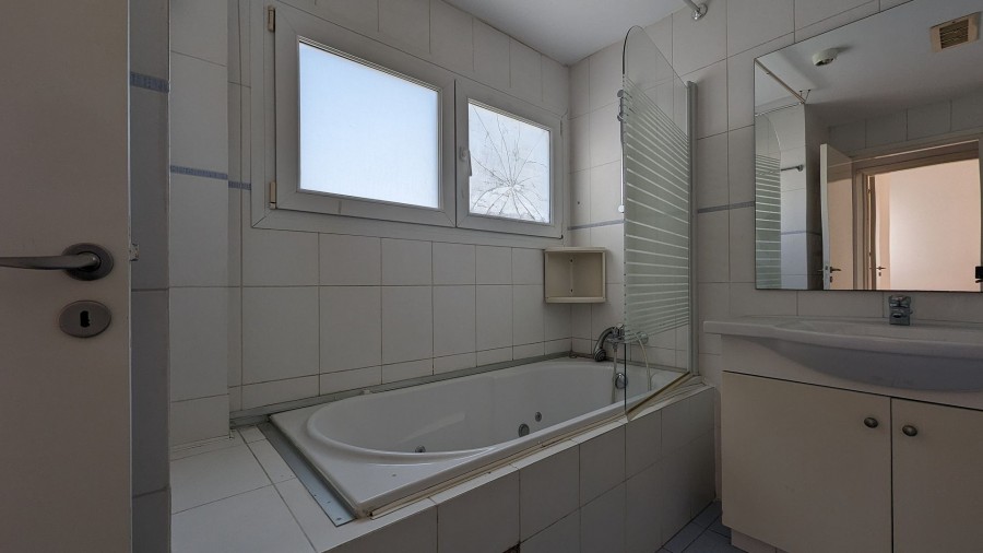 Semi Detached Villa For Sale  in  Strovolos