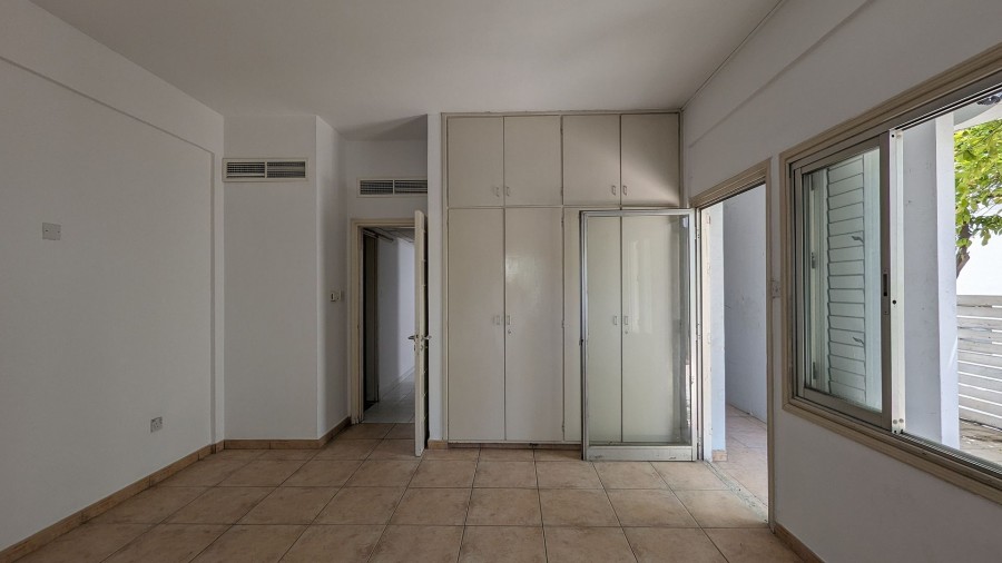 Semi Detached Villa For Sale  in  Strovolos