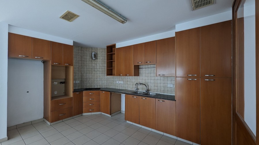Semi Detached Villa For Sale  in  Strovolos