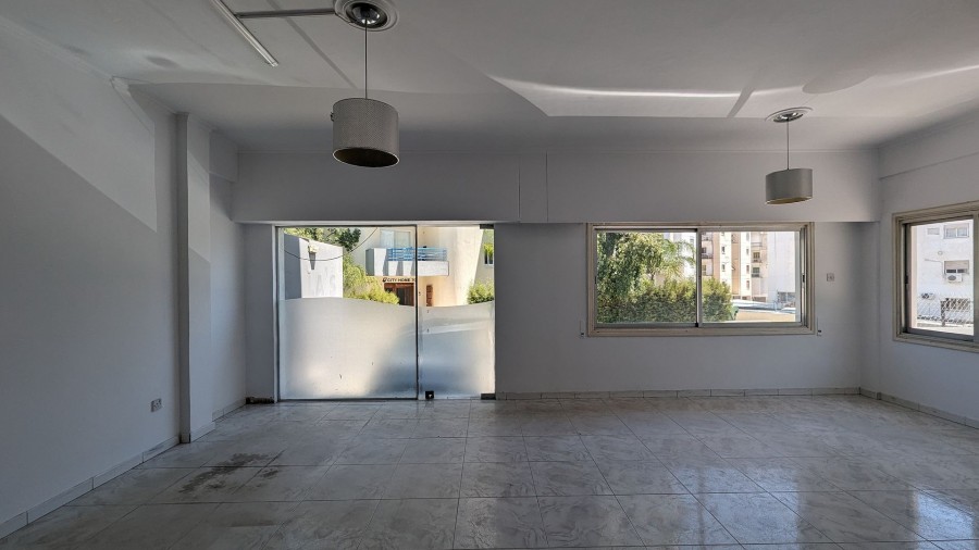 Semi Detached Villa For Sale  in  Strovolos