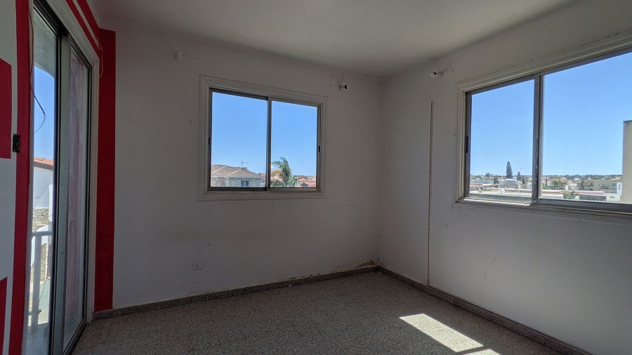 Mixed Use Building For Sale  in  Xylofagou