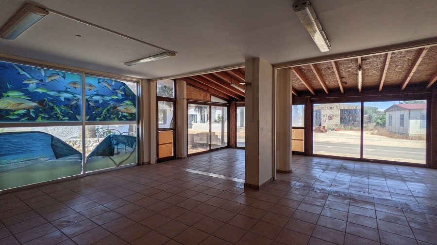 Mixed Use Building For Sale  in  Xylofagou