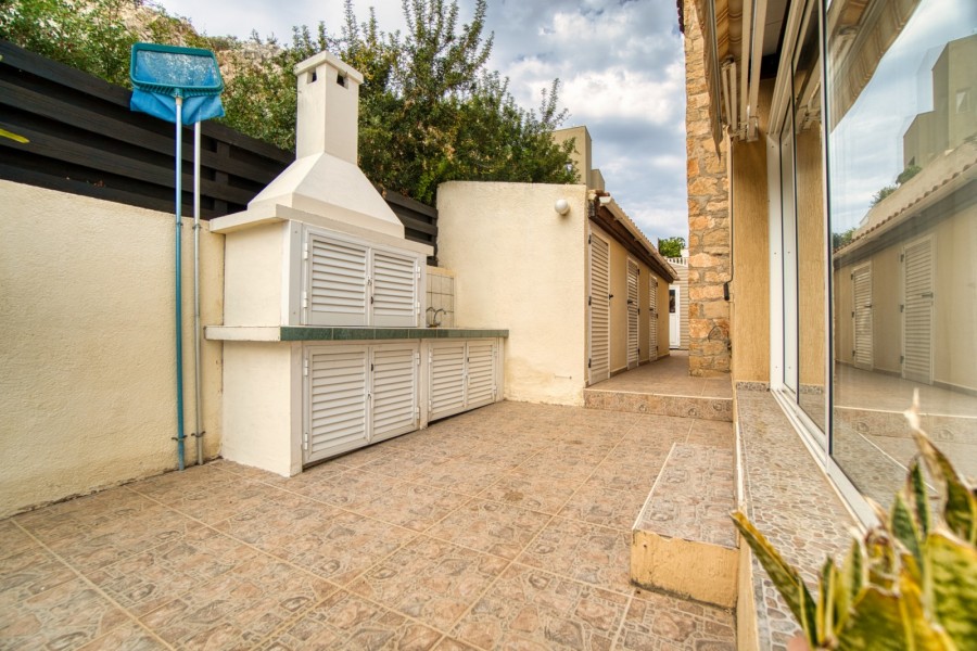 Bungalow For Sale  in  Peyia