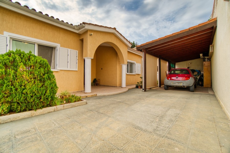 Bungalow For Sale  in  Peyia