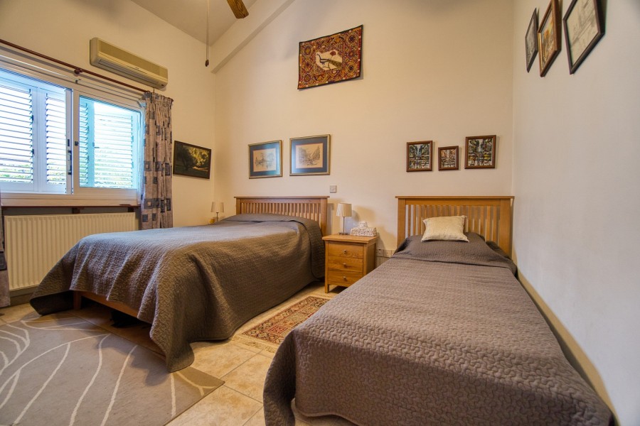Bungalow For Sale  in  Peyia