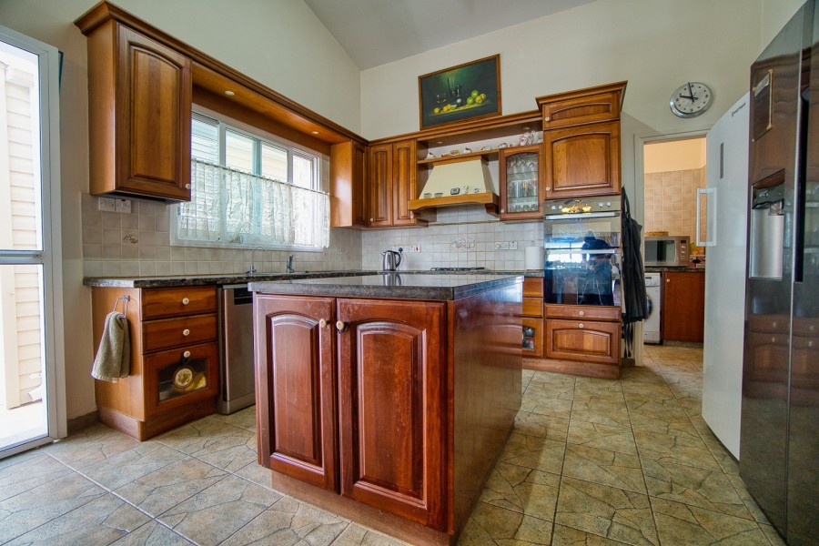 Bungalow For Sale  in  Peyia