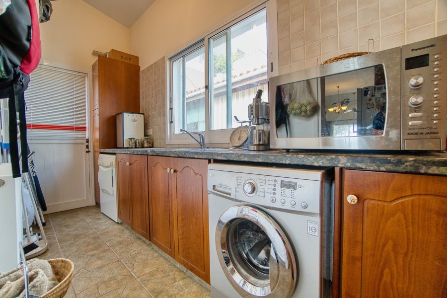 Bungalow For Sale  in  Peyia
