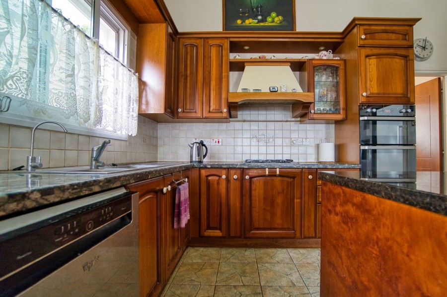 Bungalow For Sale  in  Peyia