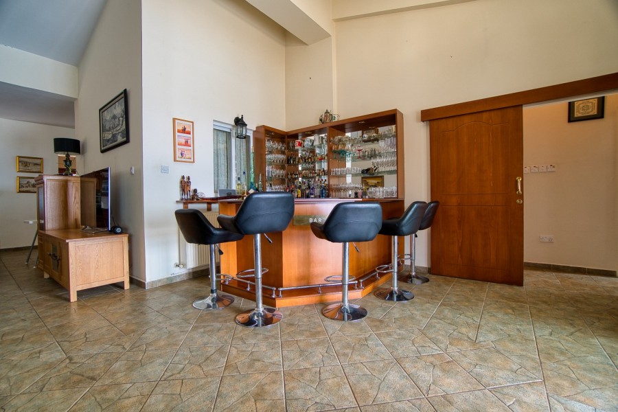 Bungalow For Sale  in  Peyia