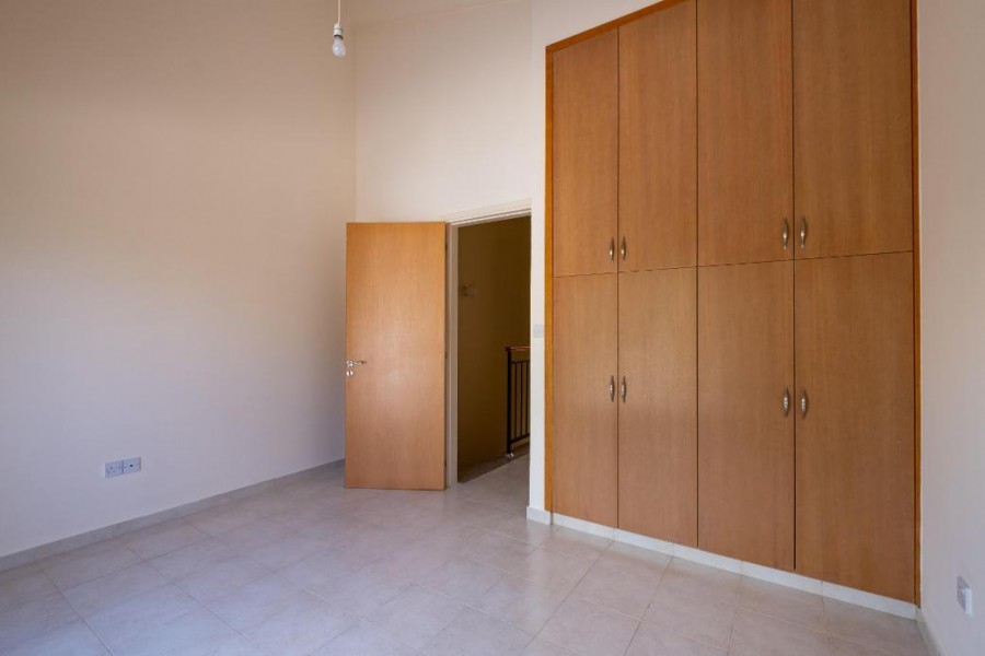 Town House / Maisonette For Sale  in  Peyia