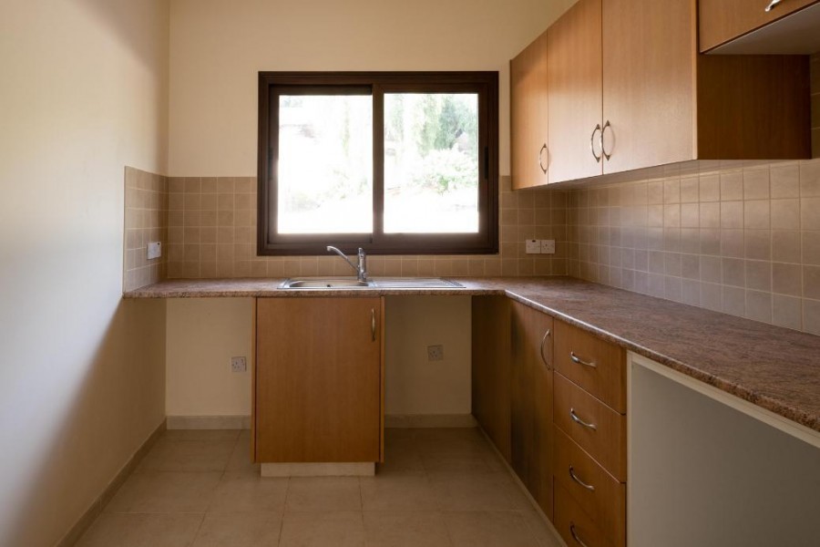 Town House / Maisonette For Sale  in  Peyia
